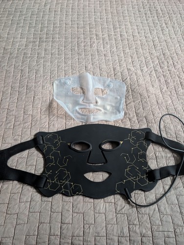 Led light therapy mask with - therapy,